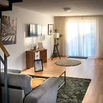 Grosszuegiges Neubau-haus Nahe Vw Wolfsburg I Perfekt Fuer Monteure, Teams Und Reisegruppen I Bis 19 Personen In 3 Haeusern I Parkplatz I Rechnung Mit Mwst * Calberlah