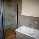Grosszuegiges Neubau-haus Nahe Vw Wolfsburg I 4- 5 Schlafzimmer, Einzelbetten, Perfekt Fuer Monteure, Teams Und Reisegruppen I Parkplatz I Rechnung Mit Mwst