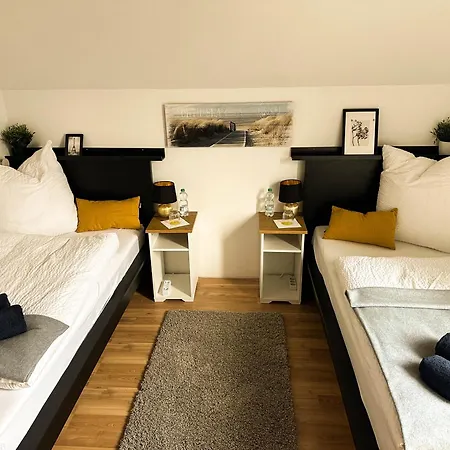 Privates Team-haus Nahe Vw Wolfsburg I 4-5 Schlafzimmer, Einzelbetten, Perfekt Fuer Monteure, Teams Und Reisegruppen I Parkplatz I Rechnung Mit Mwst * Calberlah