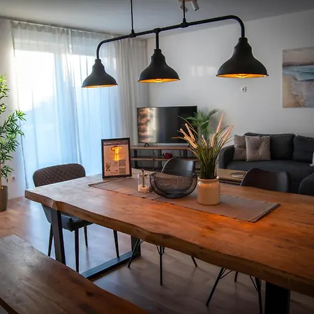 بيت للعطل Privates Team-haus Nahe Vw Wolfsburg I 4-5 Schlafzimmer, Einzelbetten, Perfekt Fuer Monteure, Teams Und Reisegruppen I Parkplatz I Rechnung Mit Mwst