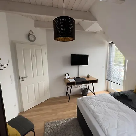 Privates Team-haus Nahe Vw Wolfsburg I 4-5 Schlafzimmer, Einzelbetten, Perfekt Fuer Monteure, Teams Und Reisegruppen I Parkplatz I Rechnung Mit Mwst Calberlah