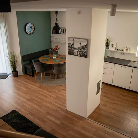 بيت للعطل Privates Team-haus Nahe Vw Wolfsburg I 4-5 Schlafzimmer, Einzelbetten, Perfekt Fuer Monteure, Teams Und Reisegruppen I Parkplatz I Rechnung Mit Mwst *