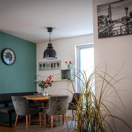 Privates Team-haus Nahe Vw Wolfsburg I 4-5 Schlafzimmer, Einzelbetten, Perfekt Fuer Monteure, Teams Und Reisegruppen I Parkplatz I Rechnung Mit Mwst * Calberlah
