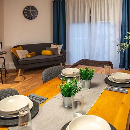 Privates Team-haus Nahe Vw Wolfsburg I 4-5 Schlafzimmer, Einzelbetten, Perfekt Fuer Monteure, Teams Und Reisegruppen I Parkplatz I Rechnung Mit Mwst