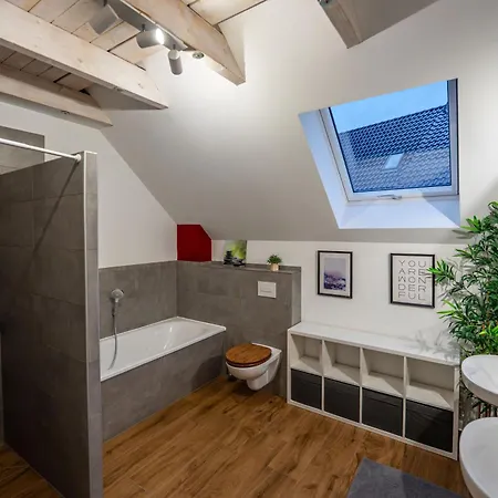 Privates Team-haus Nahe Vw Wolfsburg I 4-5 Schlafzimmer, Einzelbetten, Perfekt Fuer Monteure, Teams Und Reisegruppen I Parkplatz I Rechnung Mit Mwst * Calberlah