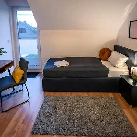 Privates Team-haus Nahe Vw Wolfsburg I 4-5 Schlafzimmer, Einzelbetten, Perfekt Fuer Monteure, Teams Und Reisegruppen I Parkplatz I Rechnung Mit Mwst * Calberlah
